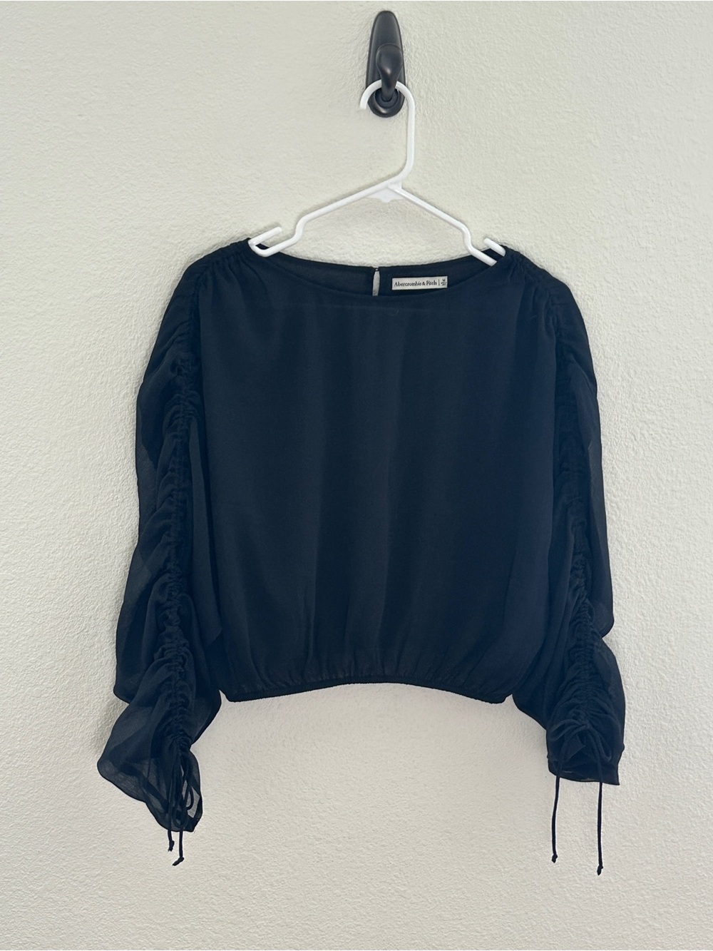 Abercrombie & Fitch Blouse Womens M Black Ruched Sleeve Cropped Chiffon Top